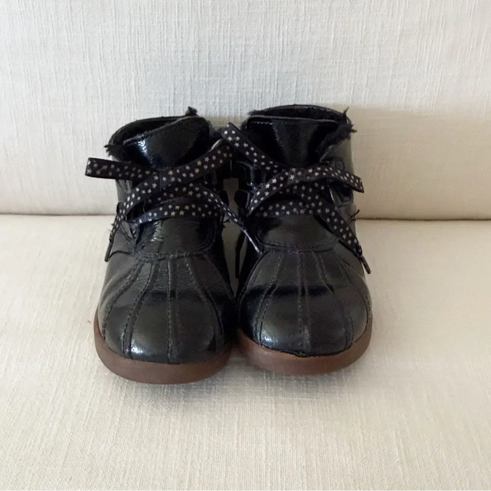 UGG Kids Size 11 Black Patent Duck Boots Star Laces Side Zipper Lynde